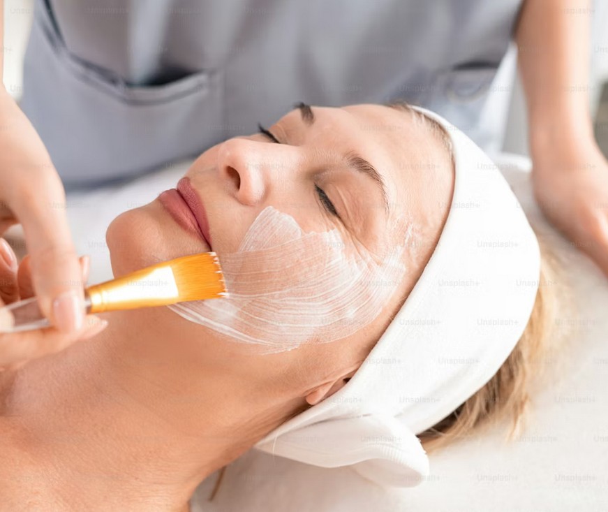 Kosmetologin ja kauneushoitolan ajanvarausjärjestelmä - Hallinnoija